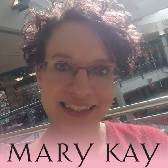 Meet your Posher, Sarah - Picture 1 of 1